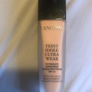 Lancome Teint Idole Ultra 24H liquid foundation